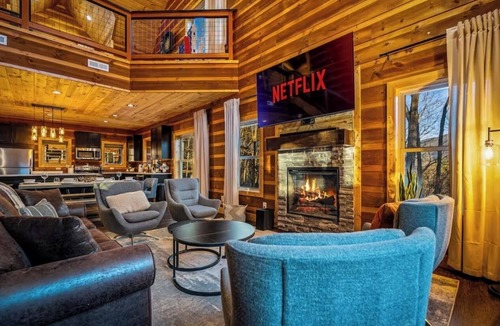 Wears Valley Cabin | Newly Renovated! Fresh Design, Pool, Hot Tub, Fishing!