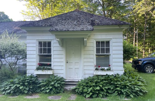 Mount Vernon House | Nightingale Cottage