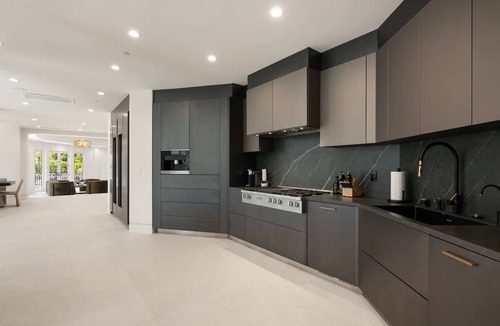 Brentwood House | Noble Crest