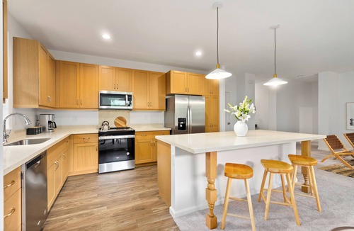 Makaha Valley House | Oahu Family cabin Oceanview and Beach Fun