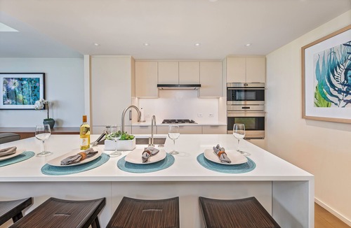 Ala Moana Condo | Ocean and Park Views at the Luxury Park Lane Condo w/Spectacular Amenities