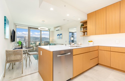 Ala Moana Condo | Ocean-City Luxury Family Retreat at Sky Ala Moana w/Great Building Amenities