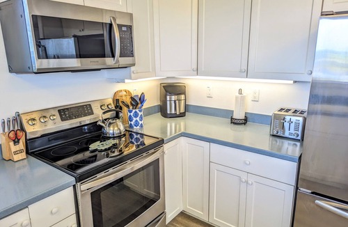 Keaau House | Ocean Front HOME on the Big Island! Lookout and view Heaven - Maka'Ala Lani!