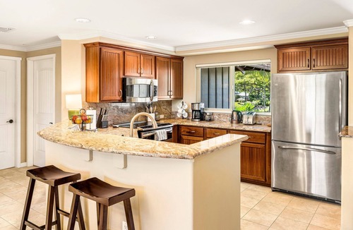 Kamuela Condo | Ocean & Mountain Views - 2BR With Loft, 4 Beds - Relax in Luxury - Vrkcv