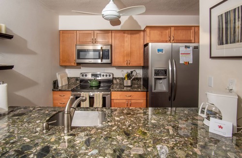 Maunaloa Apartment | Ocean View, Ground-Floor Condo w/Lanai & Shared Hot Tub/Pool - Walk to Beach