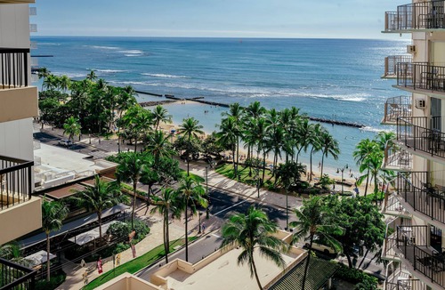 Waikiki Condo | Ocean View Paradise Escape at Waikiki Beach Tower Near Shops & Restaurants
