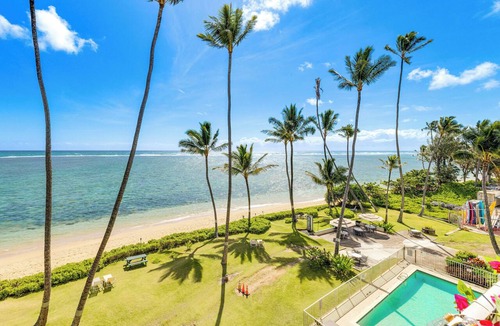 Punaluu Condo | Oceanfront Condo: Stunning Sunrise & Ocean Views