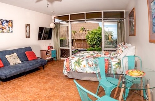 Maunaloa Apartment | Oceanfront Condo w/ Lanai, WiFi, Shared Pool/Grills - Steps to Kepuhi Beach!