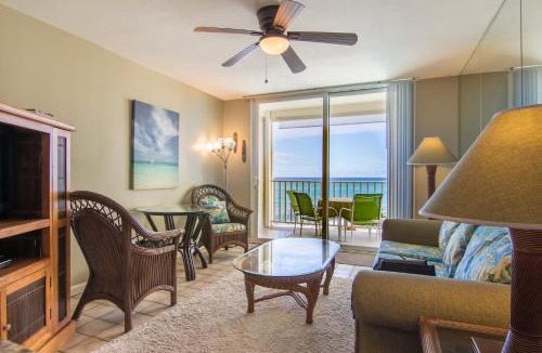 Kailua-Kona House | Oceanfront Condo & Walking Distance to Beach and Town- Hale Kona Kai 207 by Casago Kona