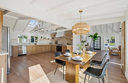 Stinson Beach House | Oceanfront Luxury Getaway On The Sand