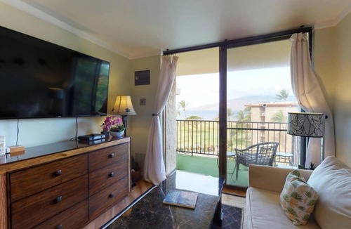 Kihei Apartment | Oceanfront penthouse with amazing views at Kauhale Makai