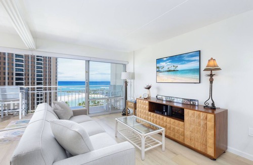 Waikiki Condo | Oceanfront Retreat at the Ilikai! Your island escape await!