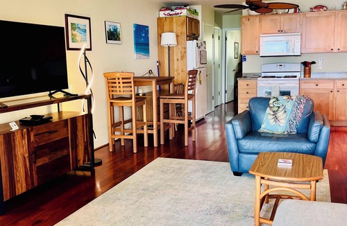 Ualapue Condo | Oceanfront Top Floor Molokai Condo! Lush East End Location!