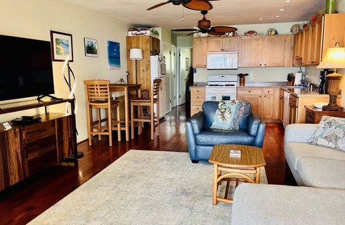 Ualapue Condo | Oceanfront Top Floor Molokai Condo! Lush East End Location!