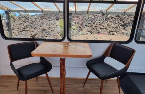 Ocean View House | Off-Grid Renovated tour bus Adventure!
