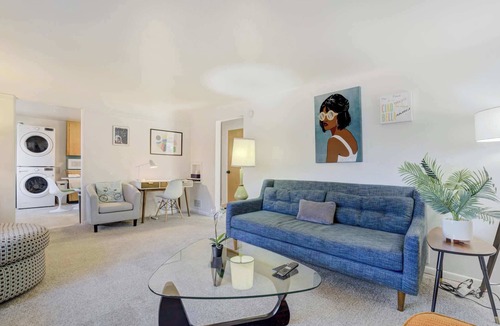 Broadmoor Apartment | Old Broadmoor Condo Private Deck Washer Dryer Unit
