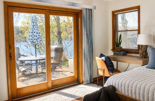 Wolcott Cottage | On Bay Time- Modern Waterfront Escape