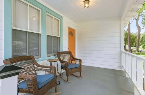 St. Nicholas House | Orange Door Bungalow - Central, Cozy, 3BR