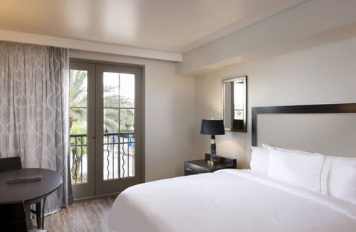 Florida Central Atlantic Coast Apartment | Orlando | City Escape | Resort Pool & Theme Parks Nearby