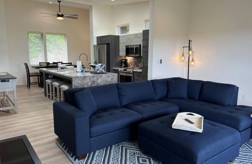 Moanalua House | PANORAMIC GOLF COURSE VIEW HOME "C", MODERN-CLEAN-GATED, NEAR PEARL HARBOR-JBPHH