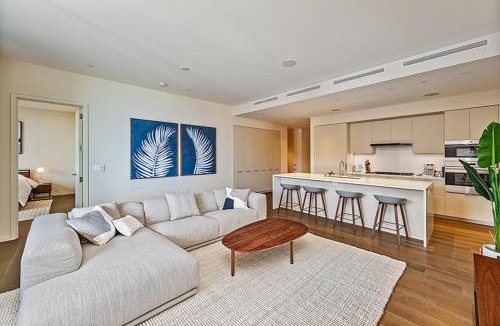 Ala Moana Apartment | Park Lane 8803 condo