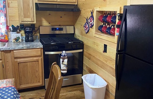 Durhamville Cabin | Peaceful 3-bedroom cabin in charming Camden for a relaxing stay