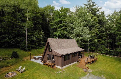 Tannersville Ski Chalet | Peaceful A-Frame Chalet w/Hot Tub, Mtn Views Near Hunter + Kaaterskill Falls