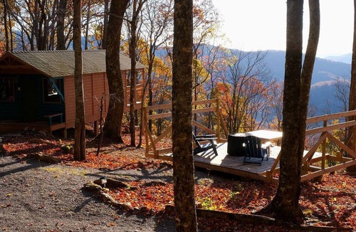 Laurel Ridge Cabin | Peaceful Mountain Cabin with Long-Range Views near Black Mountain, North Carolina