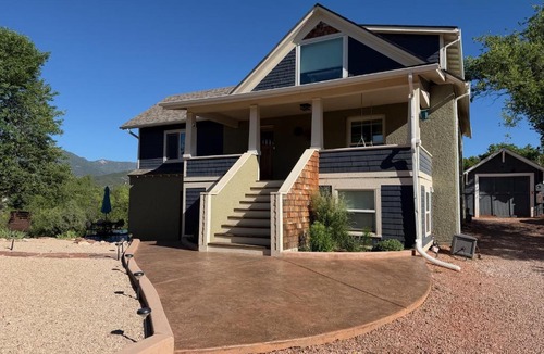 West Colorado Springs House | Peak View Guesthouse - Walk to Garden of the Gods - Hot Tub - Epic Views!