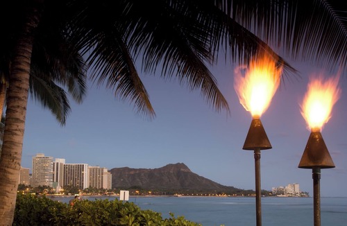 Waikiki Apartment | Penthouse Condo with Ocean & Diamond Head Views at The Windsor