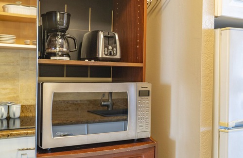 Waikiki Condo | Penthouse Studio in Western Waikiki - convenient location, & stunning views!