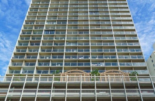 Waikiki Condo | Penthouse Studio in Western Waikiki - convenient location, & stunning views!