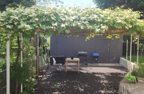 Sharon Hill House | Perfect 3-bedroom building with AC in fabulous Sharon Hill