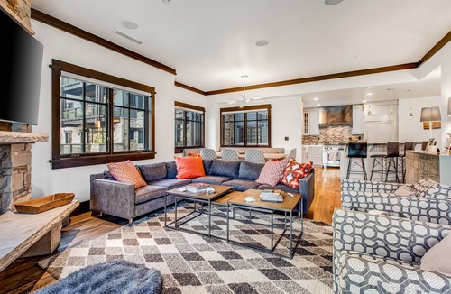 Empire Pass Condo | Perfect Ski-in/Ski-out Luxury W/Shared Hot Tubs, Mtn Views, Balcony & Fast WiFi