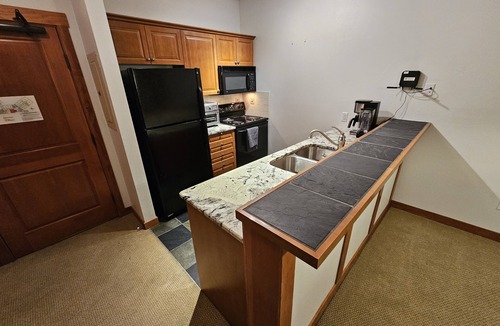 Salt Lake Mountain Resorts Condo | Perfectly Located Powder Haus at Solitude Village. Bluebird days galore! Ski