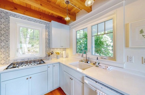Westport Cabin | Periwinkle Cottage | Sunny cottage in Westport Island overlooking the river