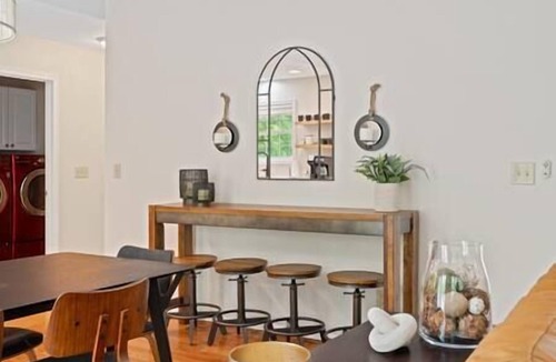 Massanutten House | Pet Friendly-Mountain Getaway-Close 2 Everything