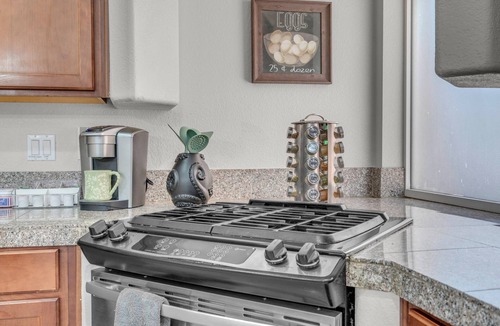 Enterprise House | Pet-Friendly Vegas Home Near Strip w/Hot Tub