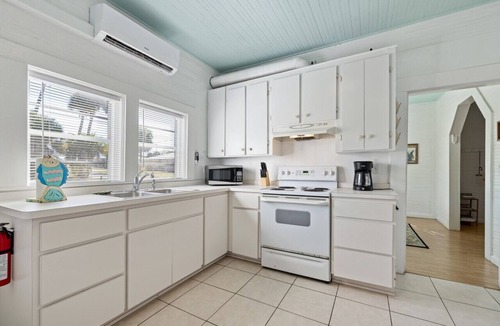 Cedar Key House | Pete`s Retreat 3 bedroom 2 bath rental