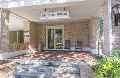 Baytowne Wharf House | Pilot House 328-330 LOCKOUT