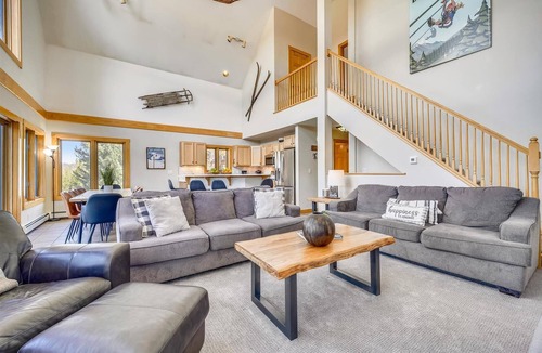 Breckenridge House | Powder Moose Villa-Stunning Mountain Views from this Private Home with Hot Tub.