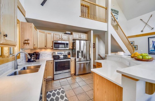 Breckenridge House | Powder Moose Villa-Stunning Mountain Views from this Private Home with Hot Tub.
