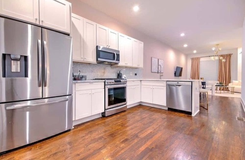 Hillsboro West End House | Pretty in Pink! 14 Beds - Game Room and Rooftop!