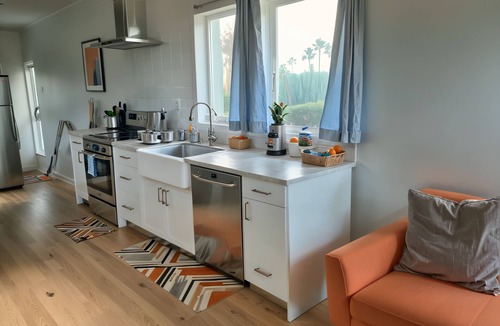 Hollywood Apartment | Prime Hollywood 5BR Townhouse & Family Getaway with AC Comfort & Free WiFi