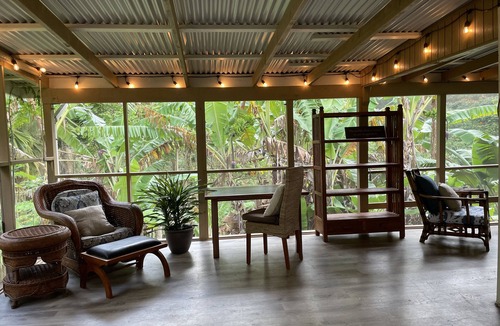 Kapaau Cottage | Private Banana Tree Cottage with Ocean Views