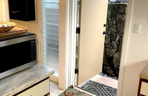 Kalama Tract Apartment | Private Beachfront Rental