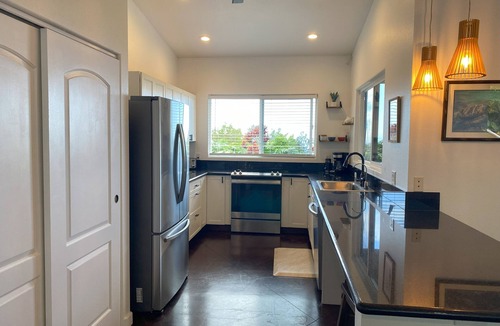 Kona Palisades House | Private & Beautiful home on 1 acre close to airport, beach, & Kailua-Kona town
