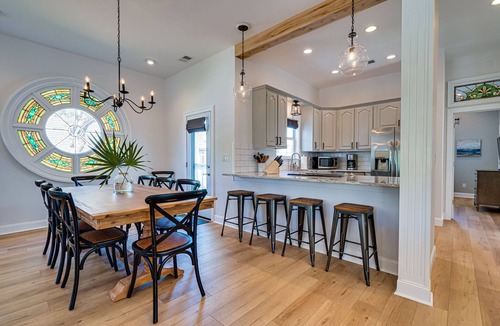 Crystal Beach House | Private Heated Pool - 3 Min Walk to Beach - Golf Cart - Beach Chair Service