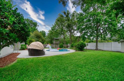 Mandarin House | Private Heated Pool Arcade Games Sleeps 10 Jacksonville Home