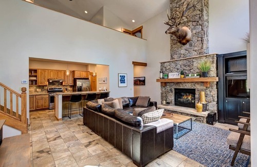 Warrior's Mark West House | Private Home with 4 Bedrooms, 3 King 6 Queen Beds, Ski In/Out and Free Shuttle